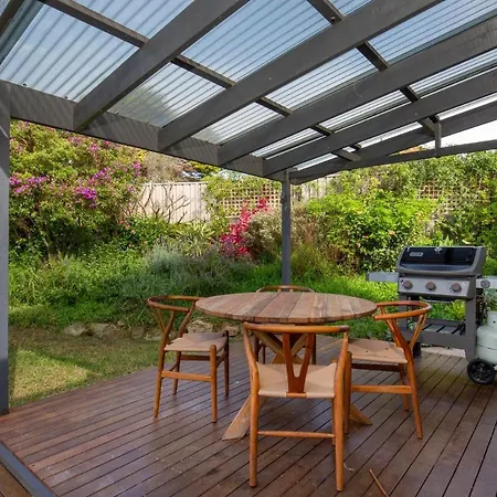 Windansea Cottage Pet Friendly Ocean Glimpses Vincentia Exterior photo