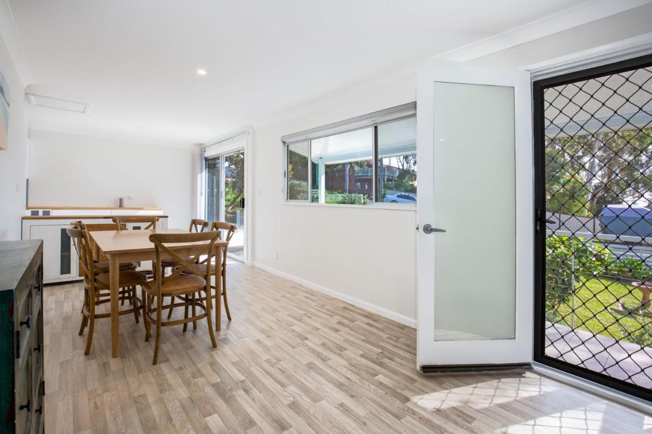 Windansea Pet Friendly Ocean Glimpses Holiday home Vincentia